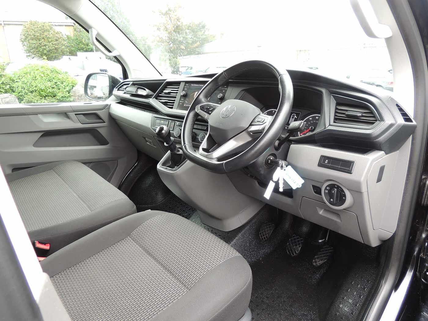 Volkswagen Transporter Kombi 2.0TDI T30 Highline SWB 110 ps Kombi Conversion + Enhanced £500 DC +++