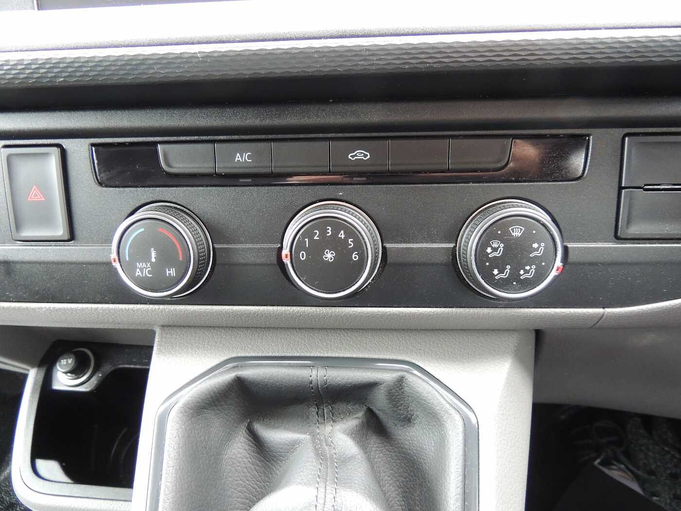 Volkswagen Transporter Kombi 2.0TDI T30 Highline SWB 110 ps Kombi Conversion + Enhanced £500 DC +++