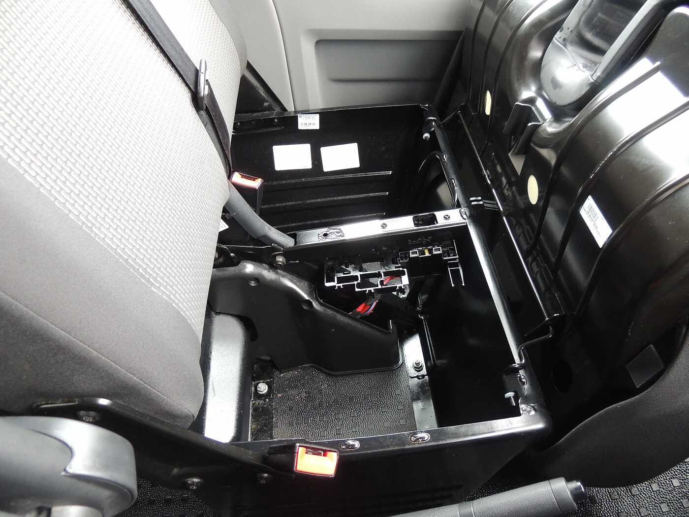 Volkswagen Transporter Kombi 2.0TDI T30 Highline SWB 110 ps Kombi Conversion + Enhanced £500 DC +++