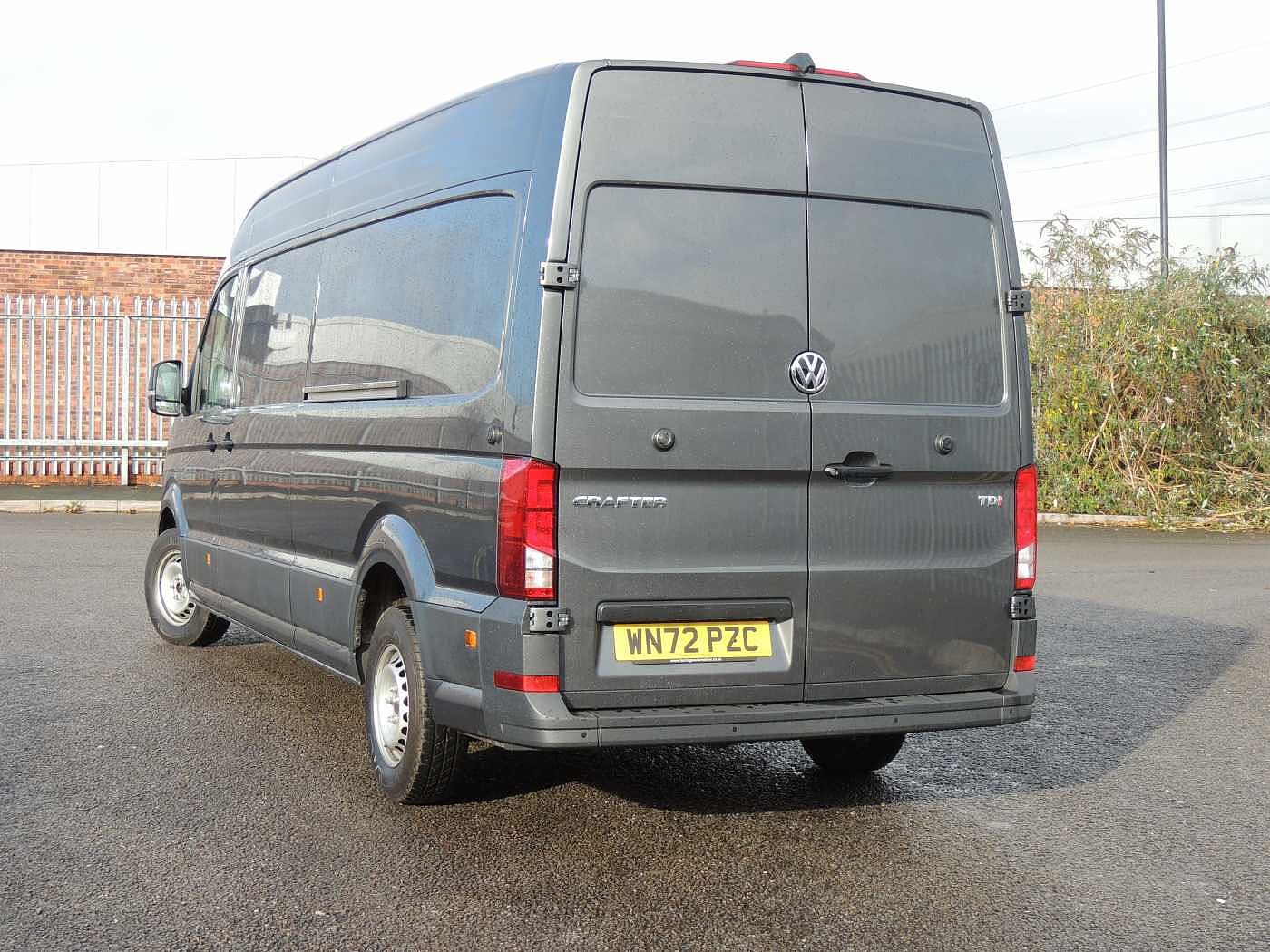 Volkswagen Crafter CR35 LWB 140ps + Business Pack Air Con + Enhanced £500 Deposit Contribution+++