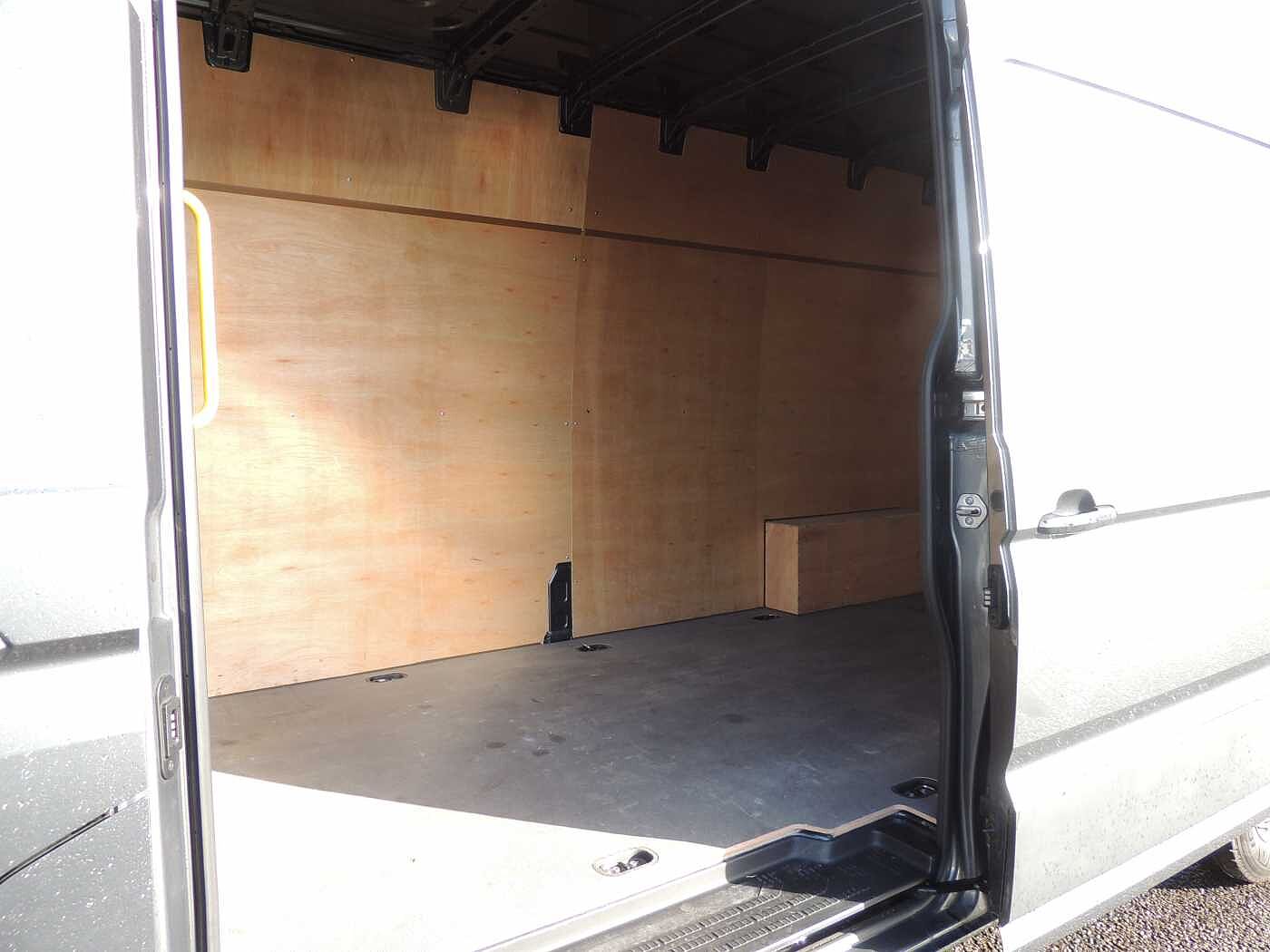 Volkswagen Crafter CR35 LWB 140ps + Business Pack Air Con + Enhanced £500 Deposit Contribution+++