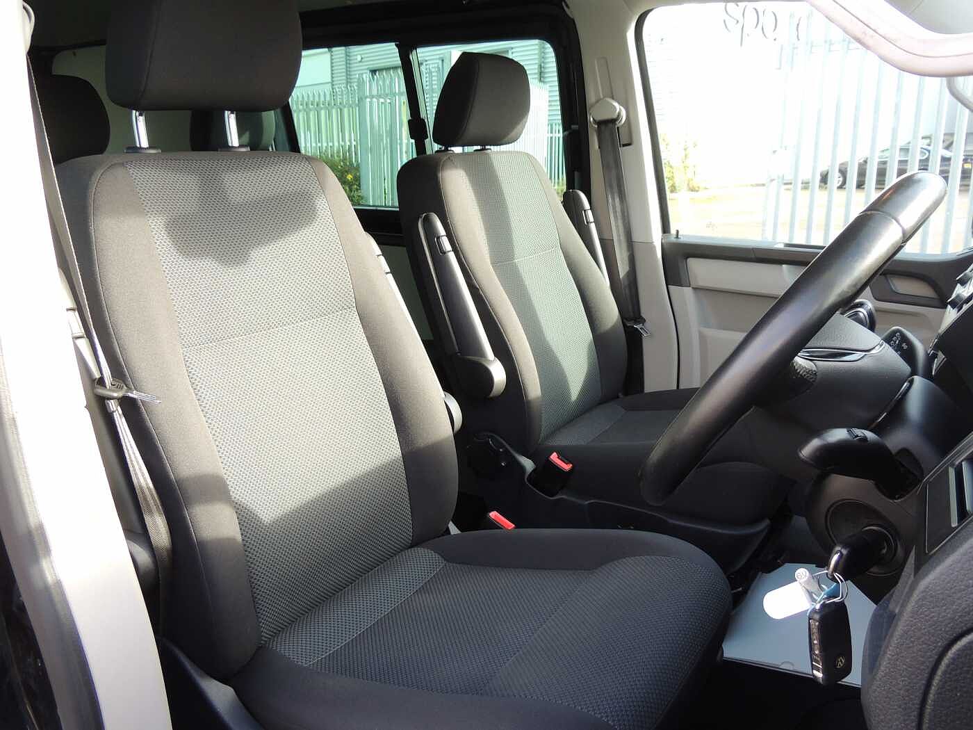Volkswagen Transporter Kombi 2.0TDI 150 T32 Highline BMT SWB + Enhanced £500 Deposit Contribution+++