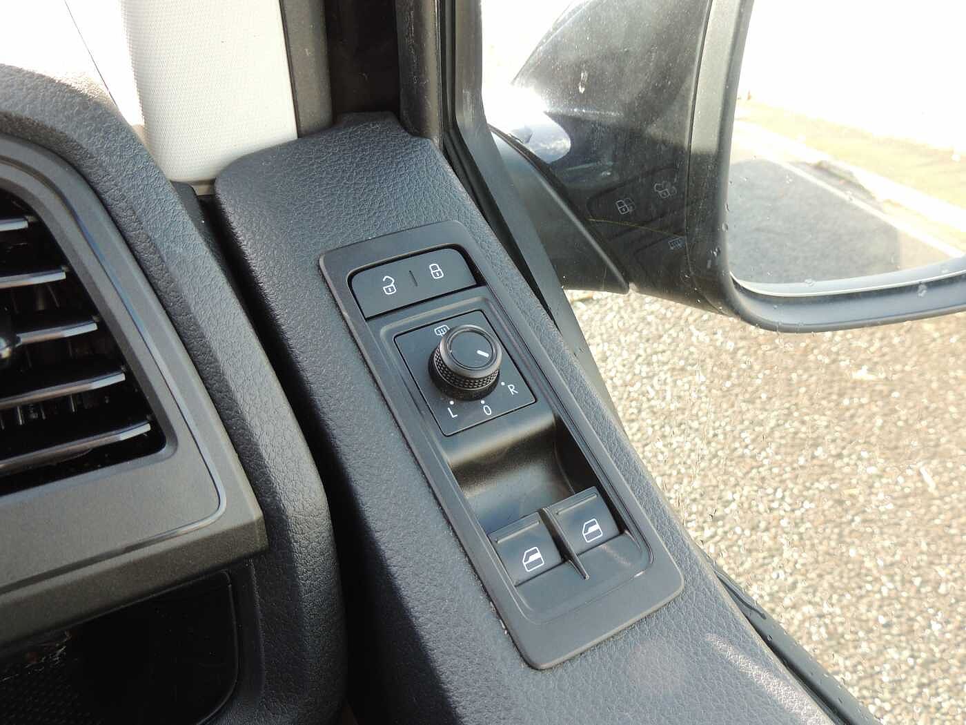 Volkswagen Transporter Kombi 2.0TDI 150 T32 Highline BMT SWB + Enhanced £500 Deposit Contribution+++
