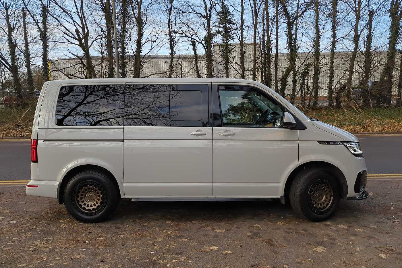 Volkswagen Transporter T32 Swb Diesel 2.0 TDI 150 Highline Kombi Van 4MOTION **DAY VAN** NO VAT