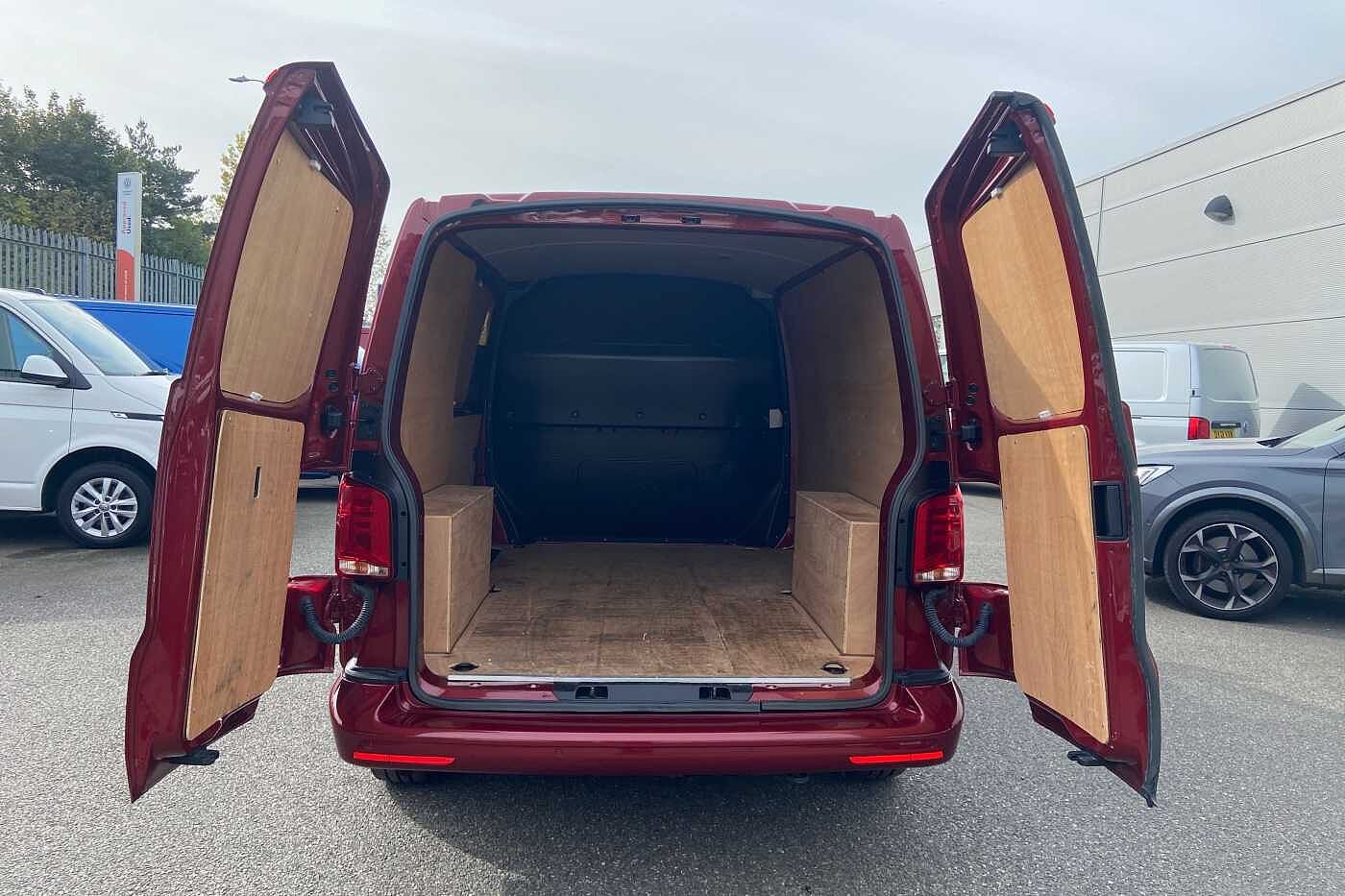 Volkswagen Transporter 2.0TDI 110ps T28 Highline BMT SWB PV