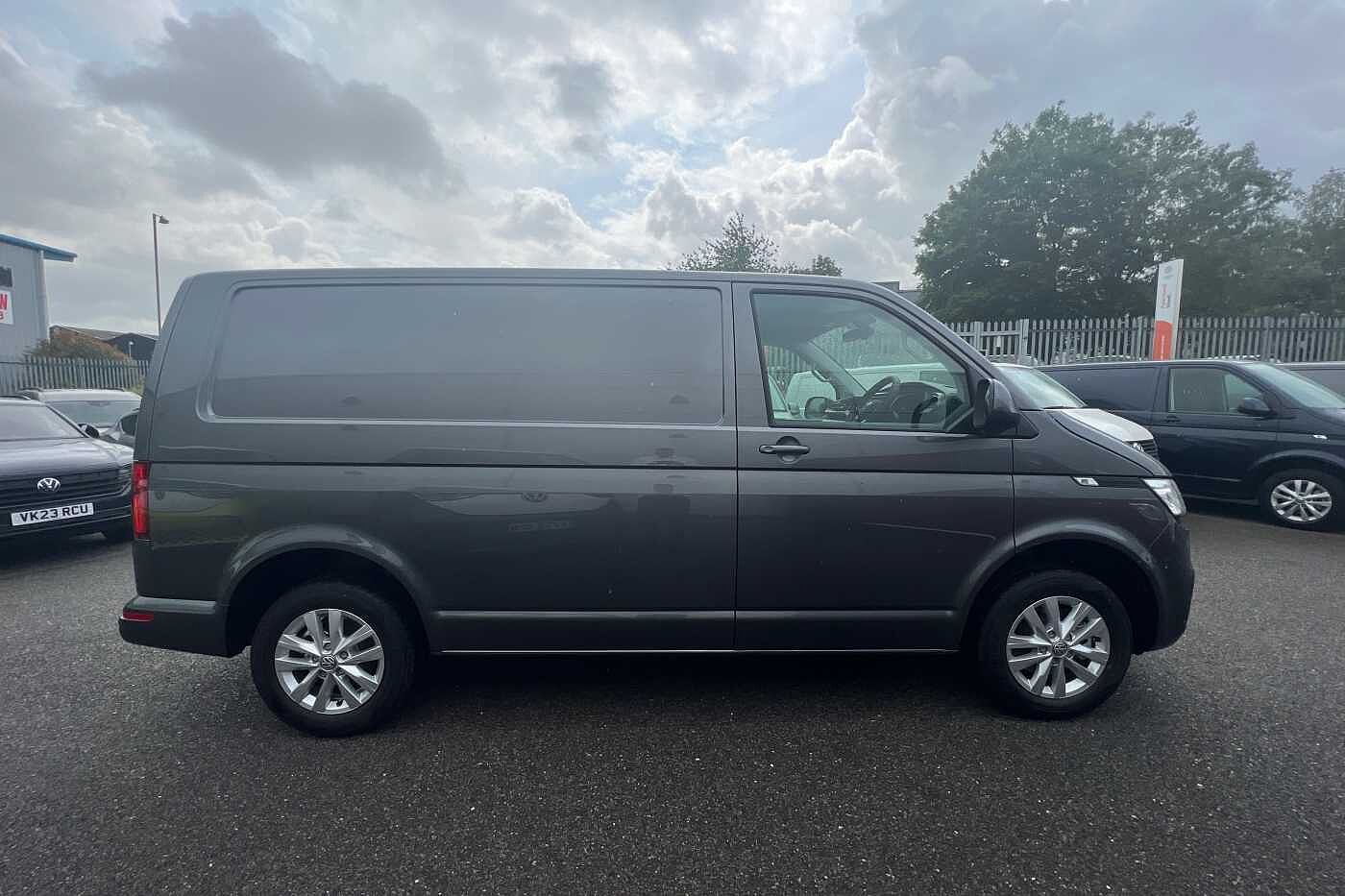 Volkswagen Transporter 2.0TDI 150ps T28 Highline BMT SWB PV D