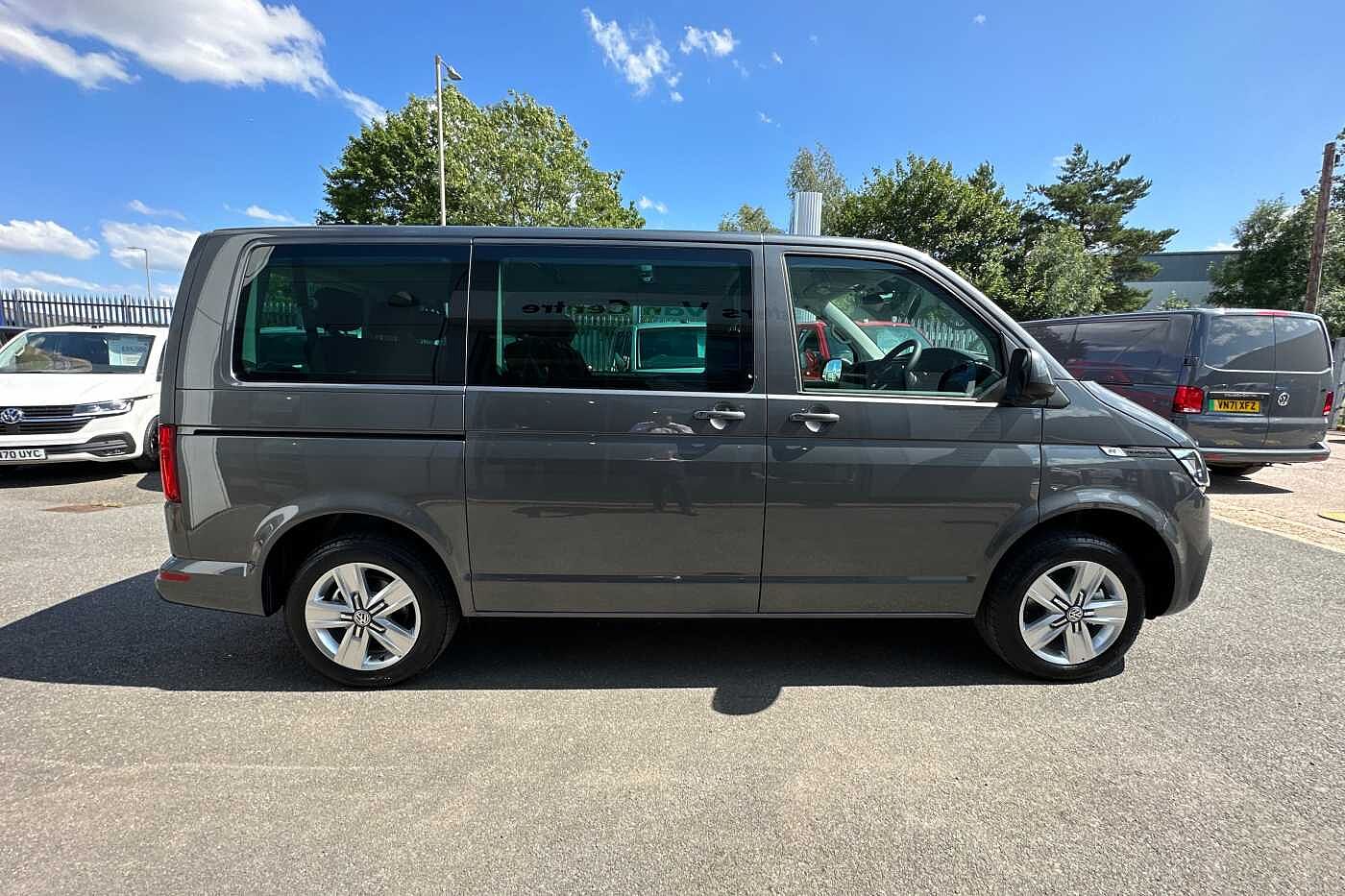 Volkswagen Transporter Shuttle T32 Swb Diesel 2.0 TDI 150PS SE Minibus DSG