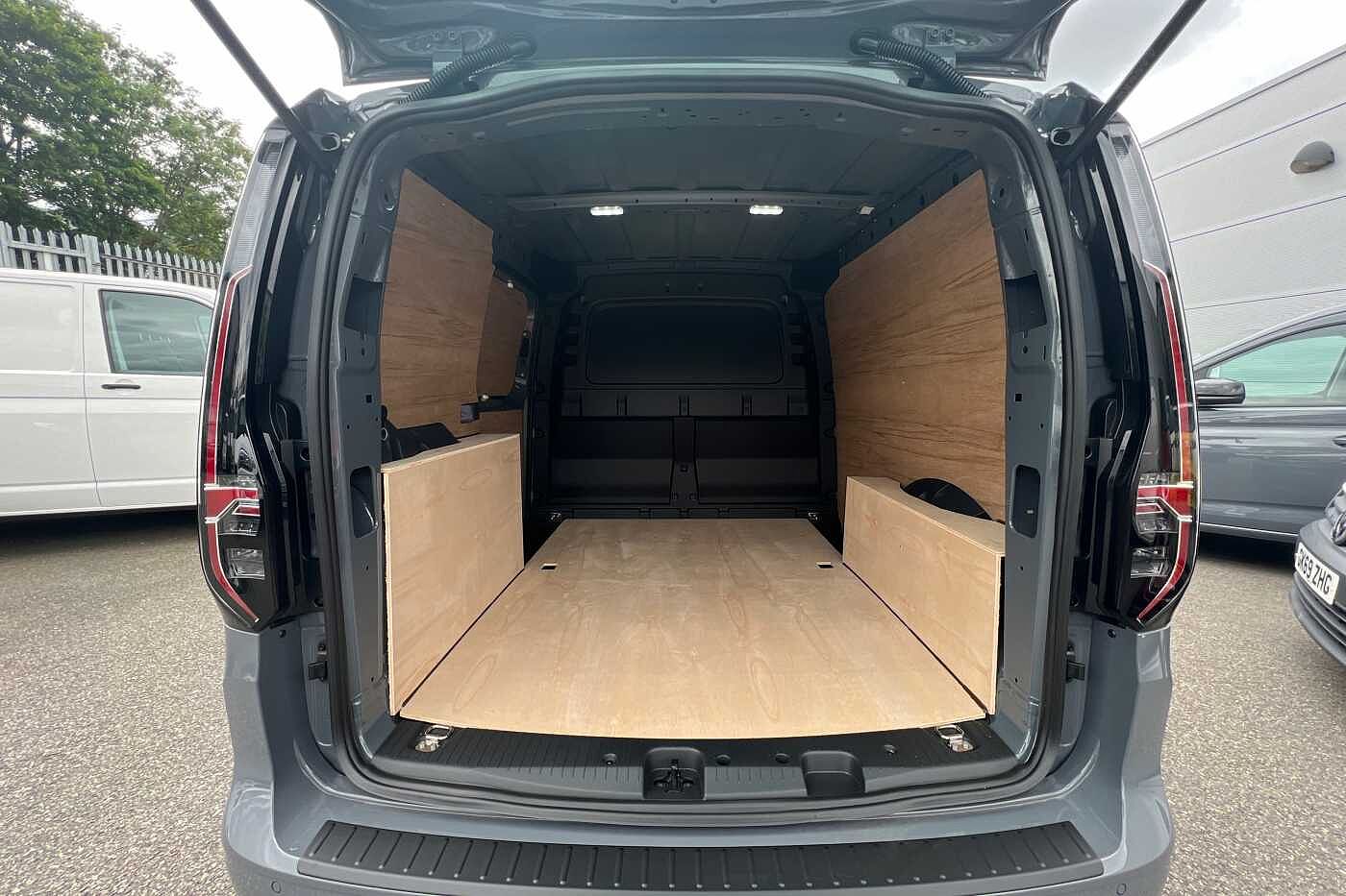 Volkswagen Caddy Cargo C20 Diesel 2.0 TDI 122PS Commerce Pro Van DSG