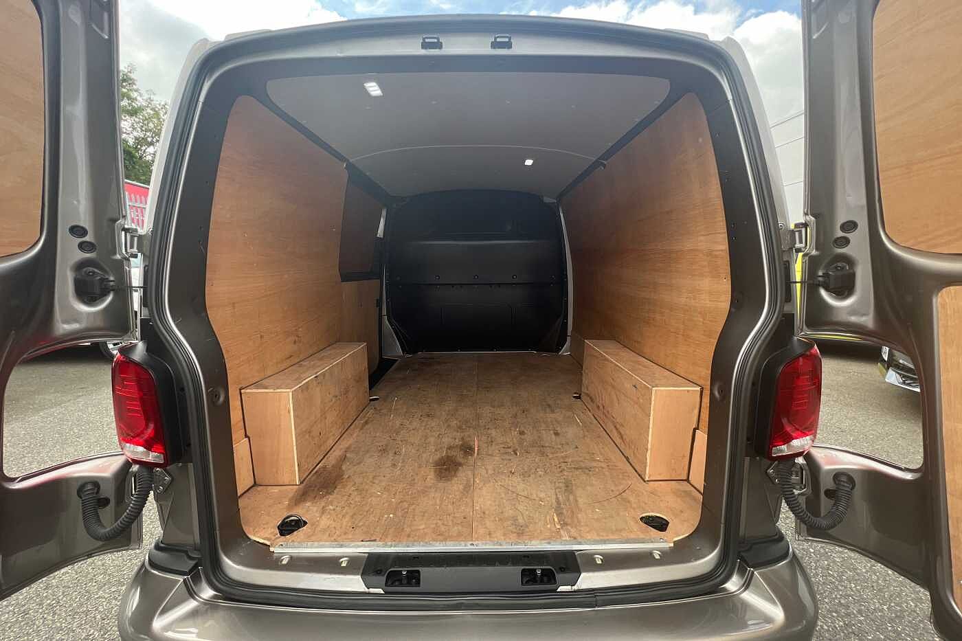 Volkswagen Transporter 2.0TDI 110ps T28 Highline BMT SWB PV