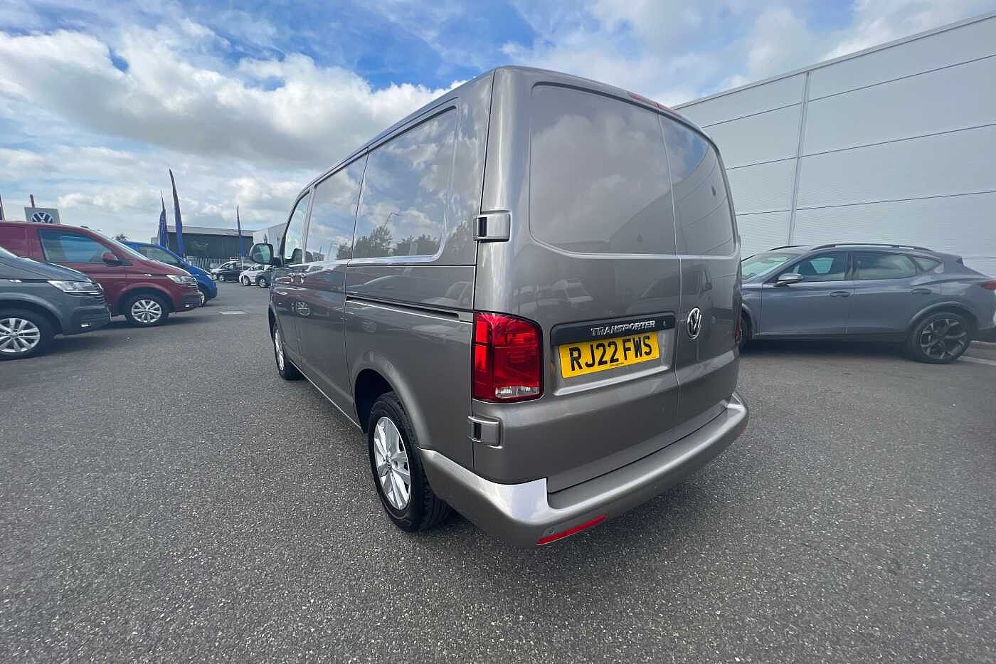 Volkswagen Transporter 2.0TDI 110ps T28 Highline BMT SWB PV