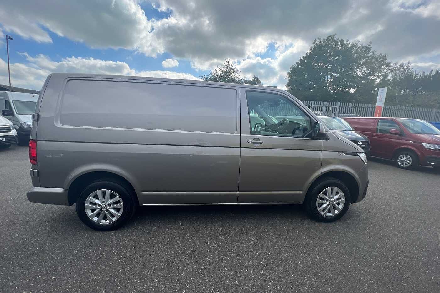 Volkswagen Transporter 2.0TDI 110ps T28 Highline BMT SWB PV
