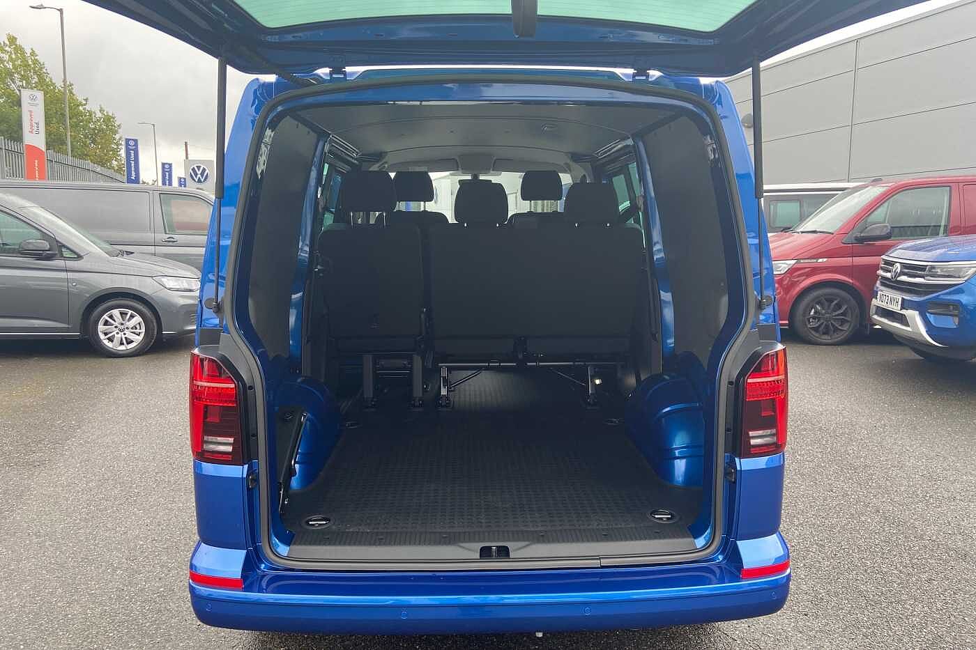 Volkswagen Transporter 2.0TDI 204ps T32 Kombi Highline BMT SWB