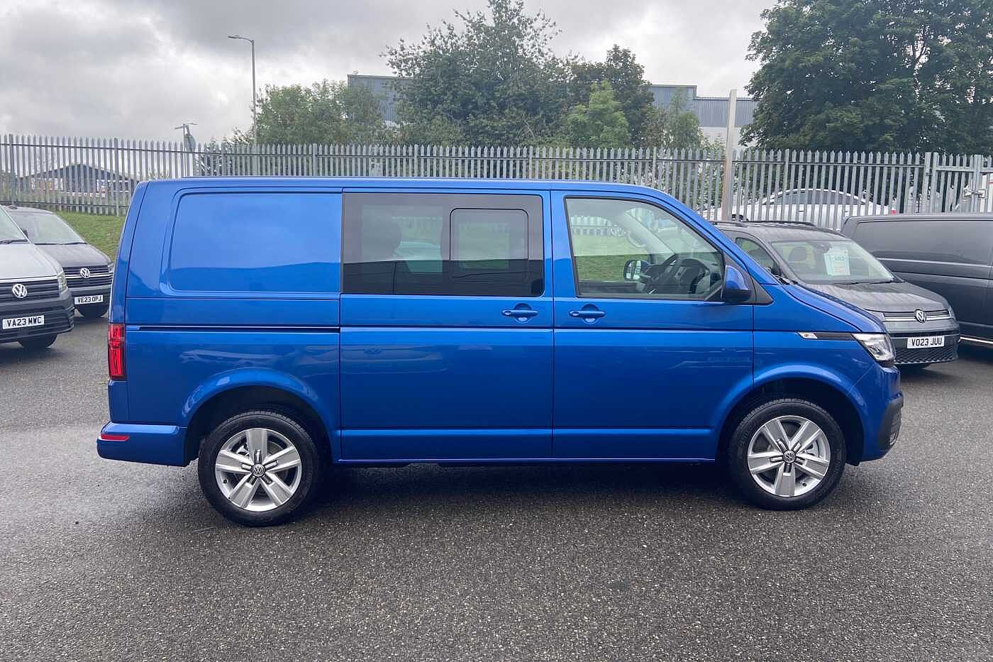 Volkswagen Transporter 2.0TDI 204ps T32 Kombi Highline BMT SWB