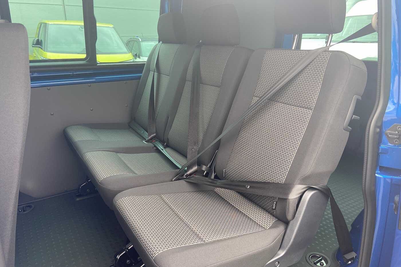 Volkswagen Transporter 2.0TDI 204ps T32 Kombi Highline BMT SWB