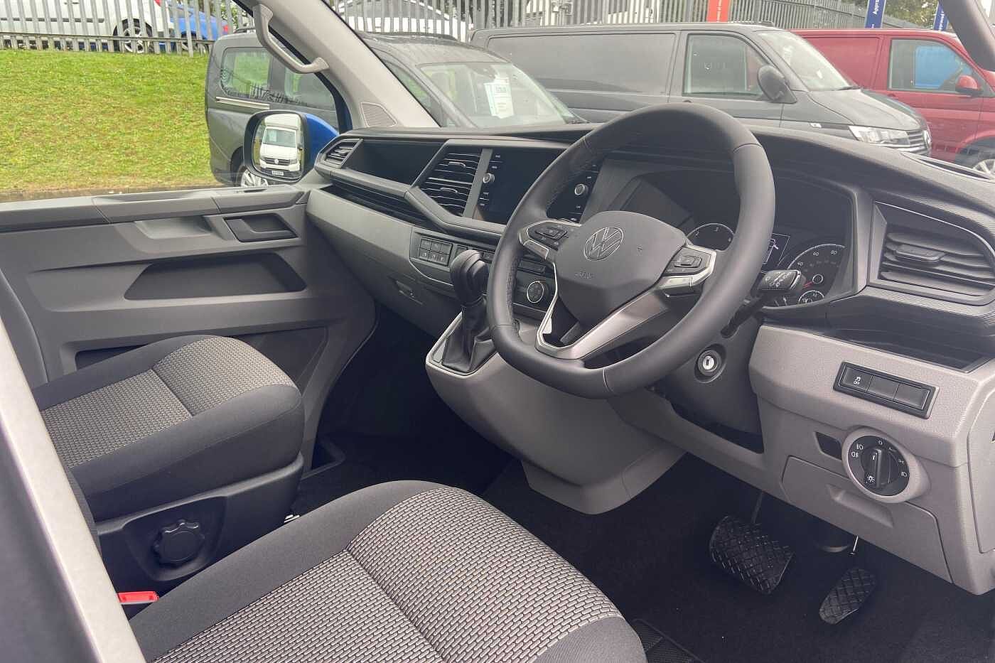 Volkswagen Transporter 2.0TDI 204ps T32 Kombi Highline BMT SWB