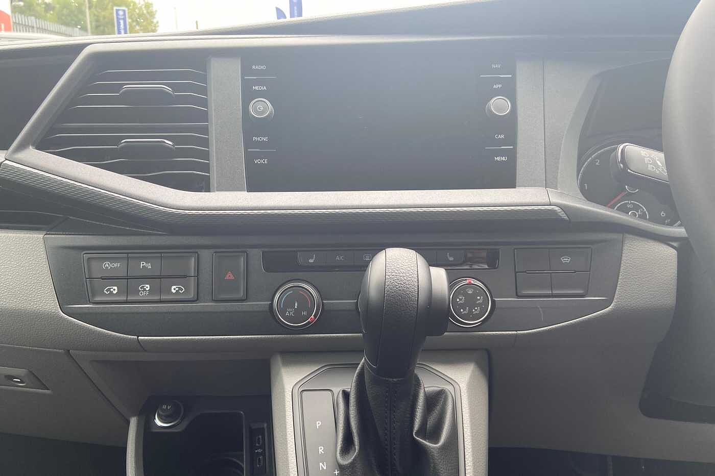 Volkswagen Transporter 2.0TDI 204ps T32 Kombi Highline BMT SWB
