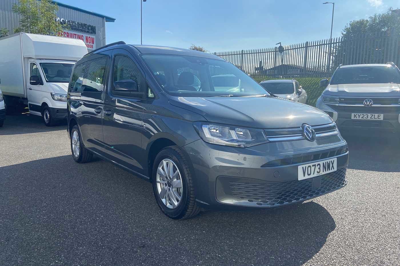 Volkswagen Caddy Maxi Diesel Estate 2.0 TDI Maxi Life 5dr