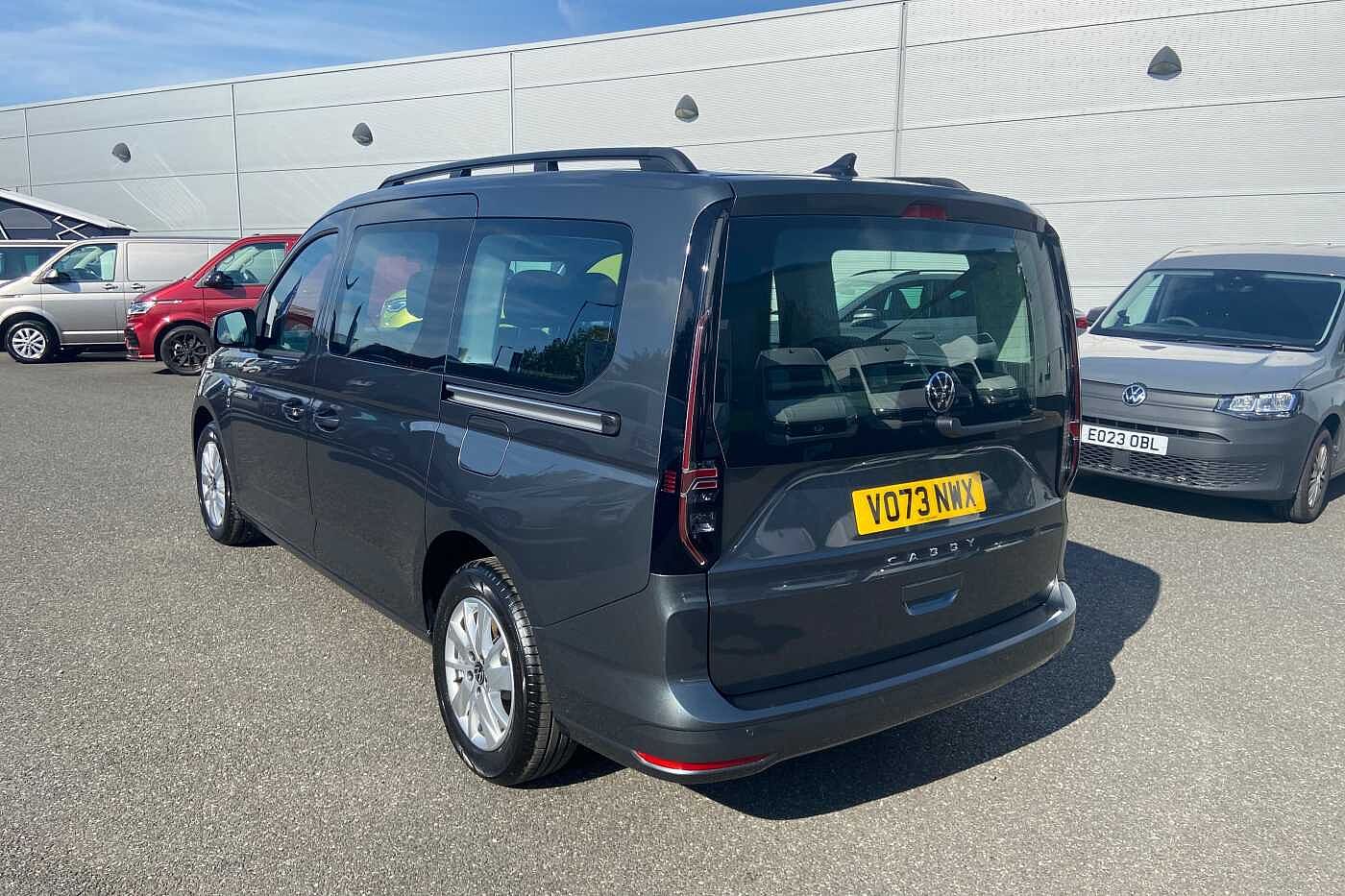 Volkswagen Caddy Maxi Diesel Estate 2.0 TDI Maxi Life 5dr