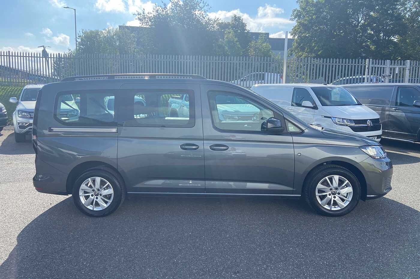 Volkswagen Caddy Maxi Diesel Estate 2.0 TDI Maxi Life 5dr