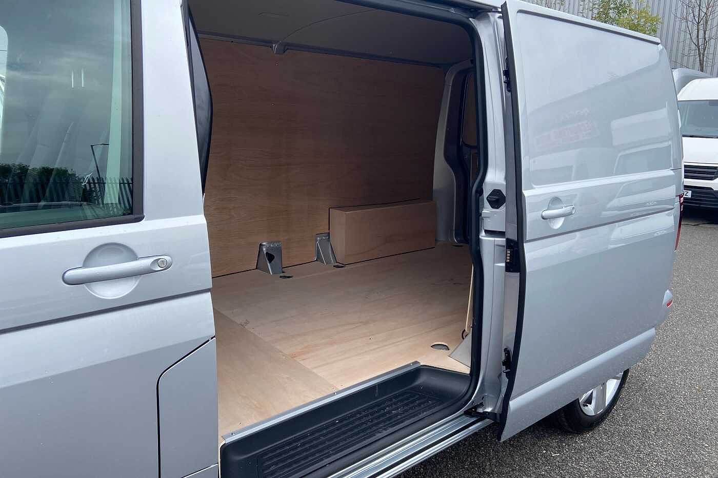 Volkswagen Transporter PV 2.0BiTDI 204ps T32 Highline LWB DSG