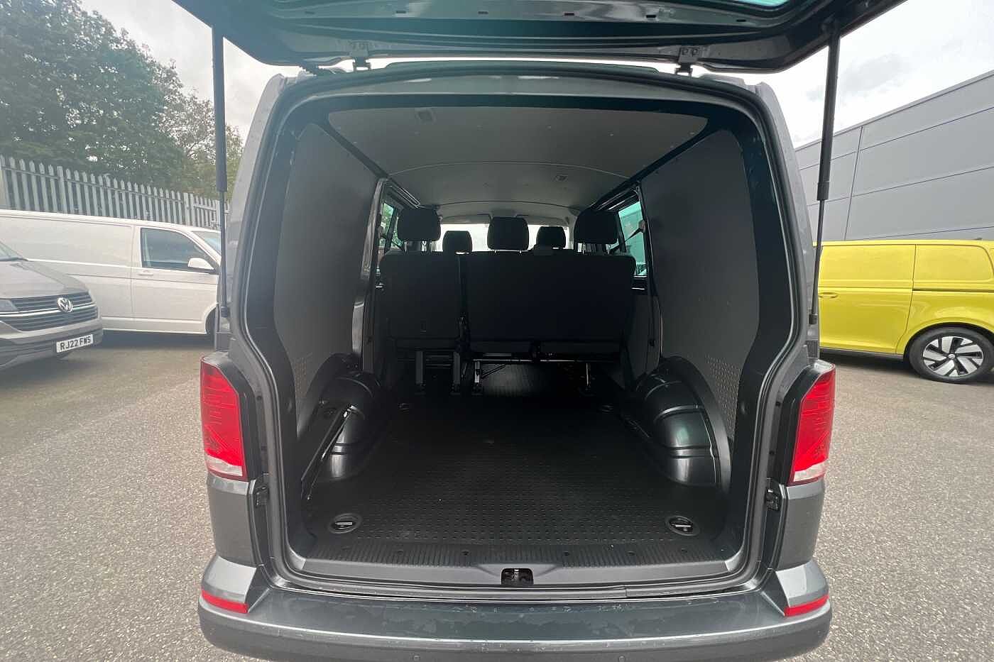 Volkswagen Transporter Kombi 2.0TDI 150 T30 Highline BMT SWB DSG