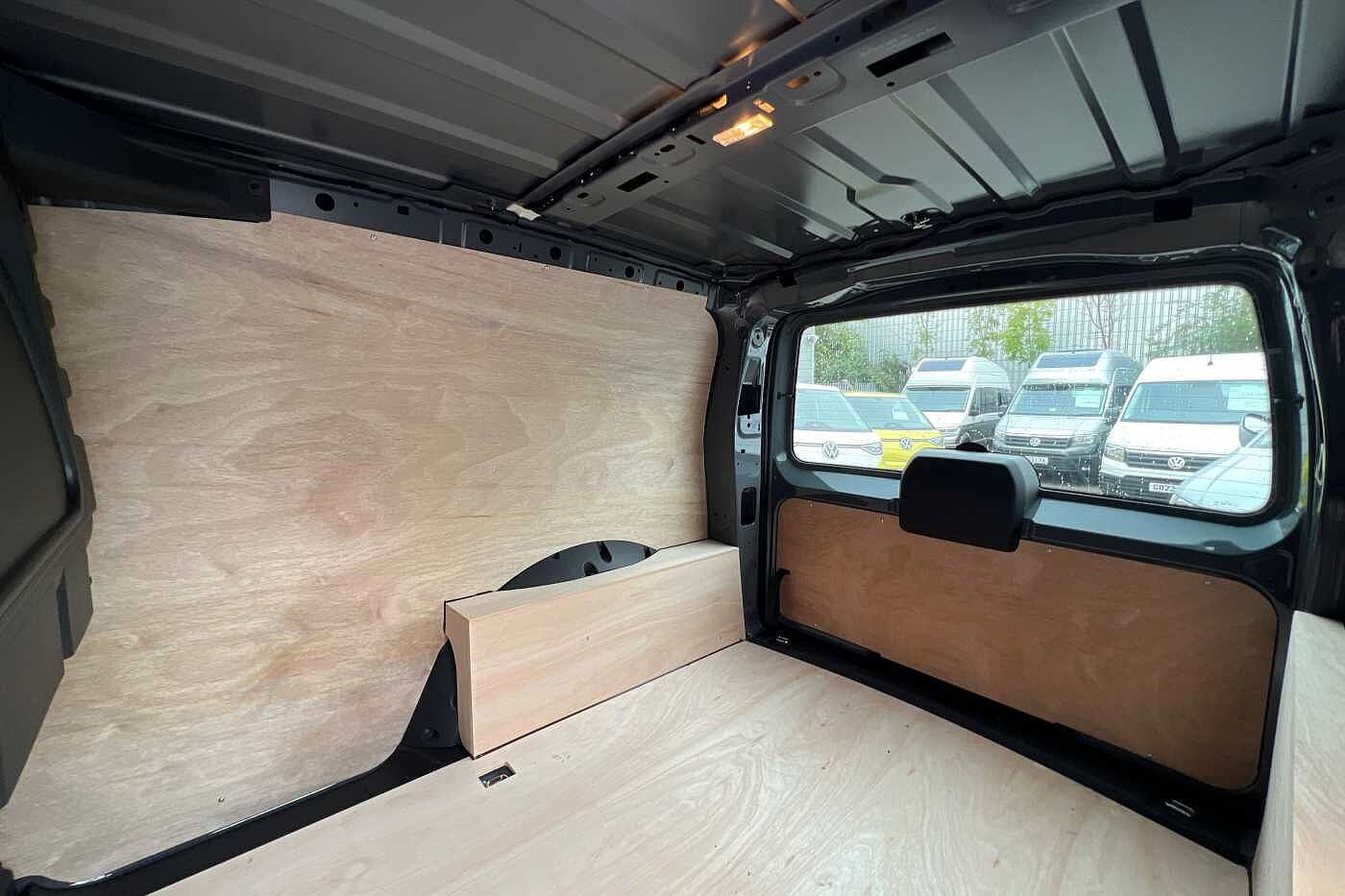 Volkswagen Caddy Cargo C20 Diesel 2.0 TDI 122PS Commerce Pro Van DSG