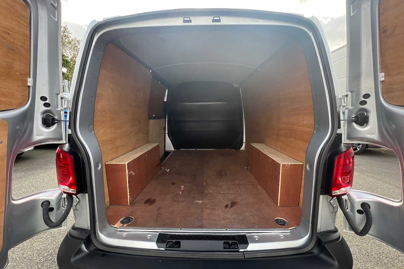 Volkswagen Transporter 2.0TDI 110ps T28 Startline BMT SWB Business Pack (A/C)