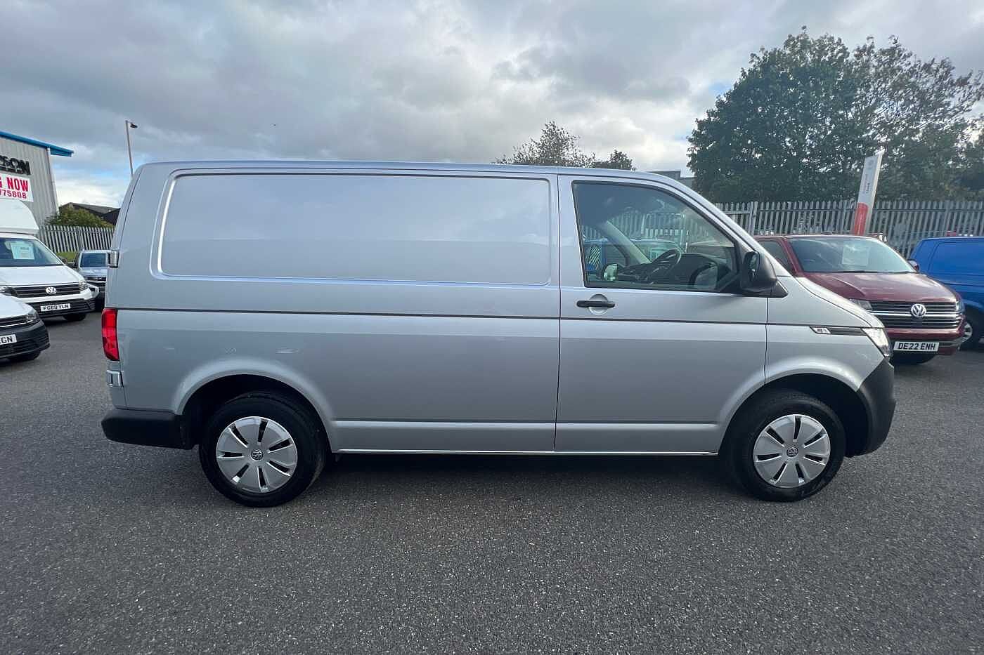 Volkswagen Transporter 2.0TDI 110ps T28 Startline BMT SWB Business Pack (A/C)
