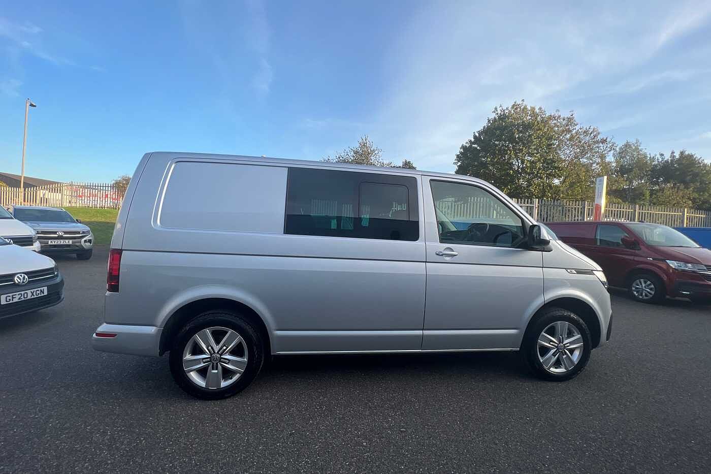 Volkswagen Transporter 2.0TDI 150 T32 Highline Kombi BMT SWB DSG