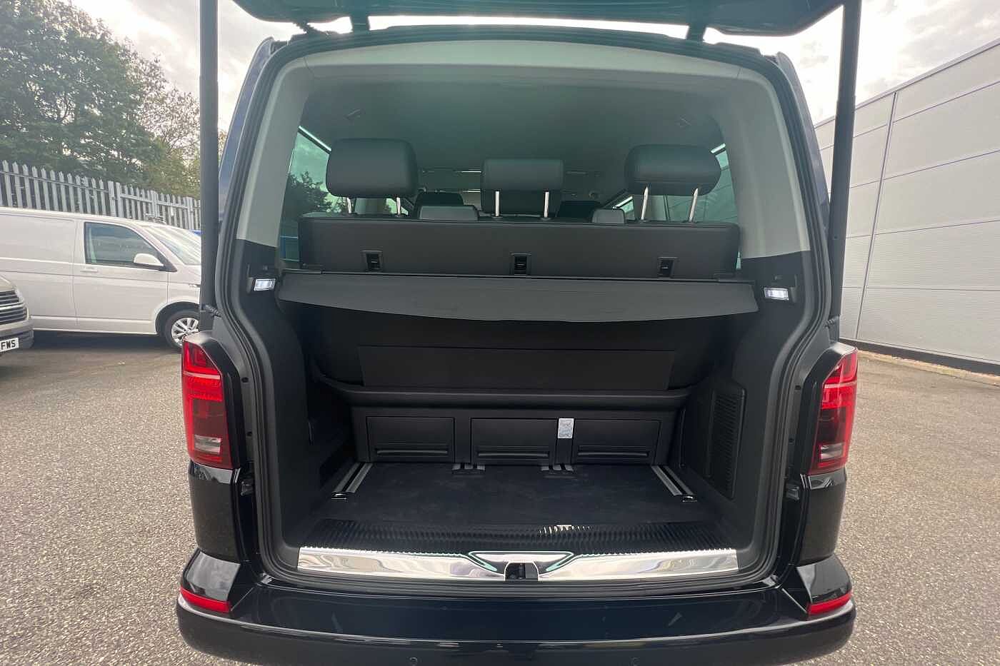 Volkswagen Caravelle Diesel Estate 2.0 TDI Executive 150 5dr DSG