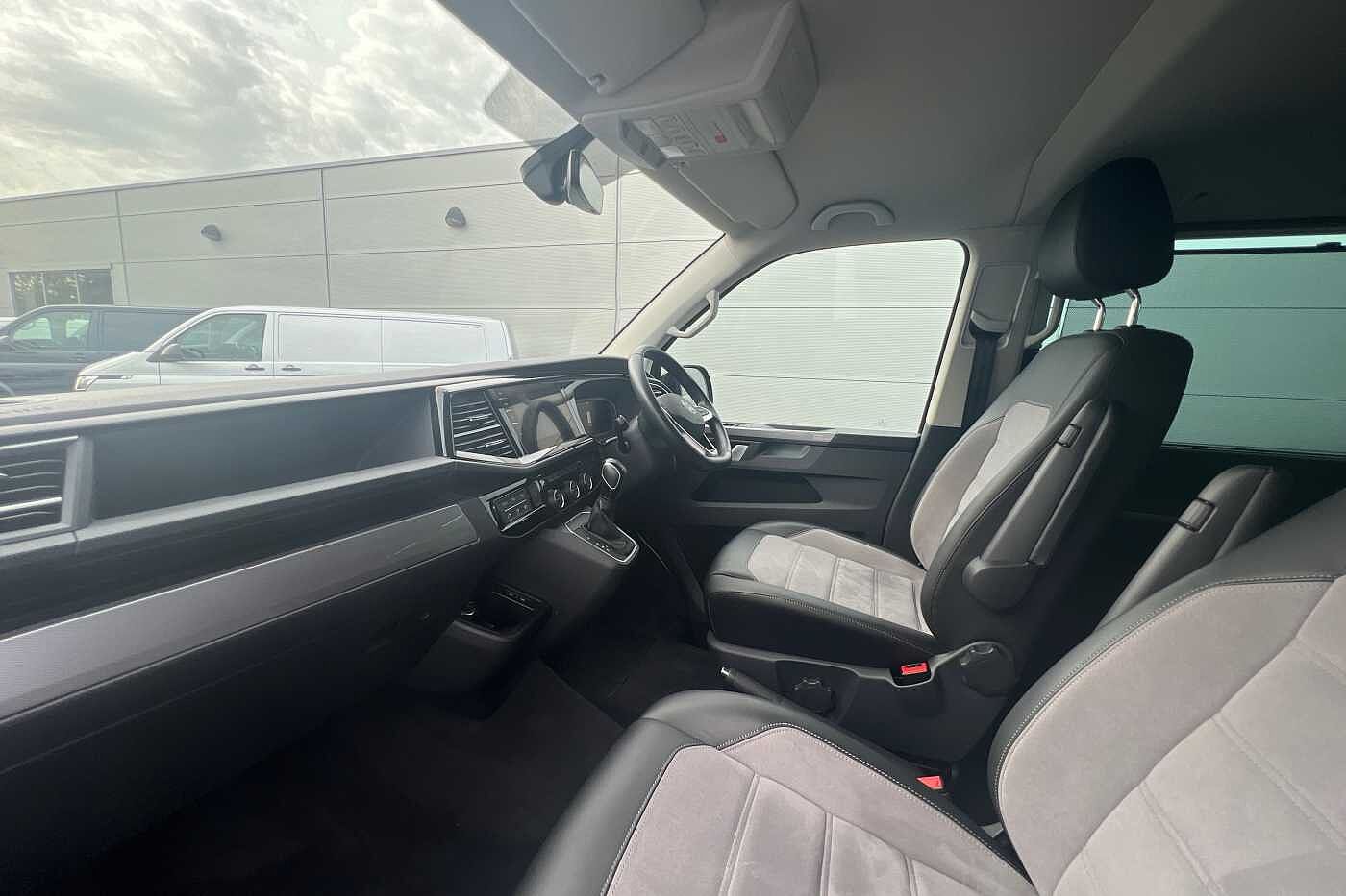 Volkswagen Caravelle Diesel Estate 2.0 TDI Executive 150 5dr DSG