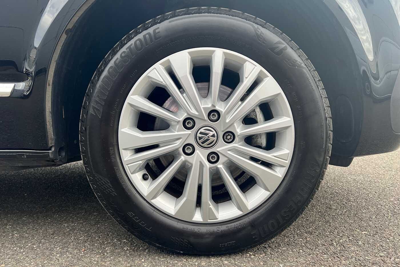 Volkswagen Caravelle Diesel Estate 2.0 TDI Executive 150 5dr DSG