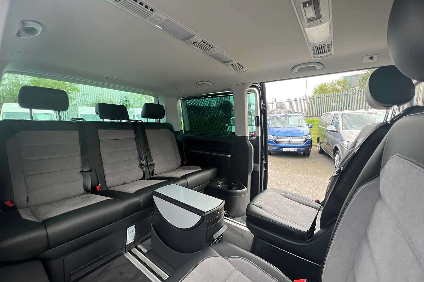 Volkswagen Caravelle Diesel Estate 2.0 TDI Executive 150 5dr DSG