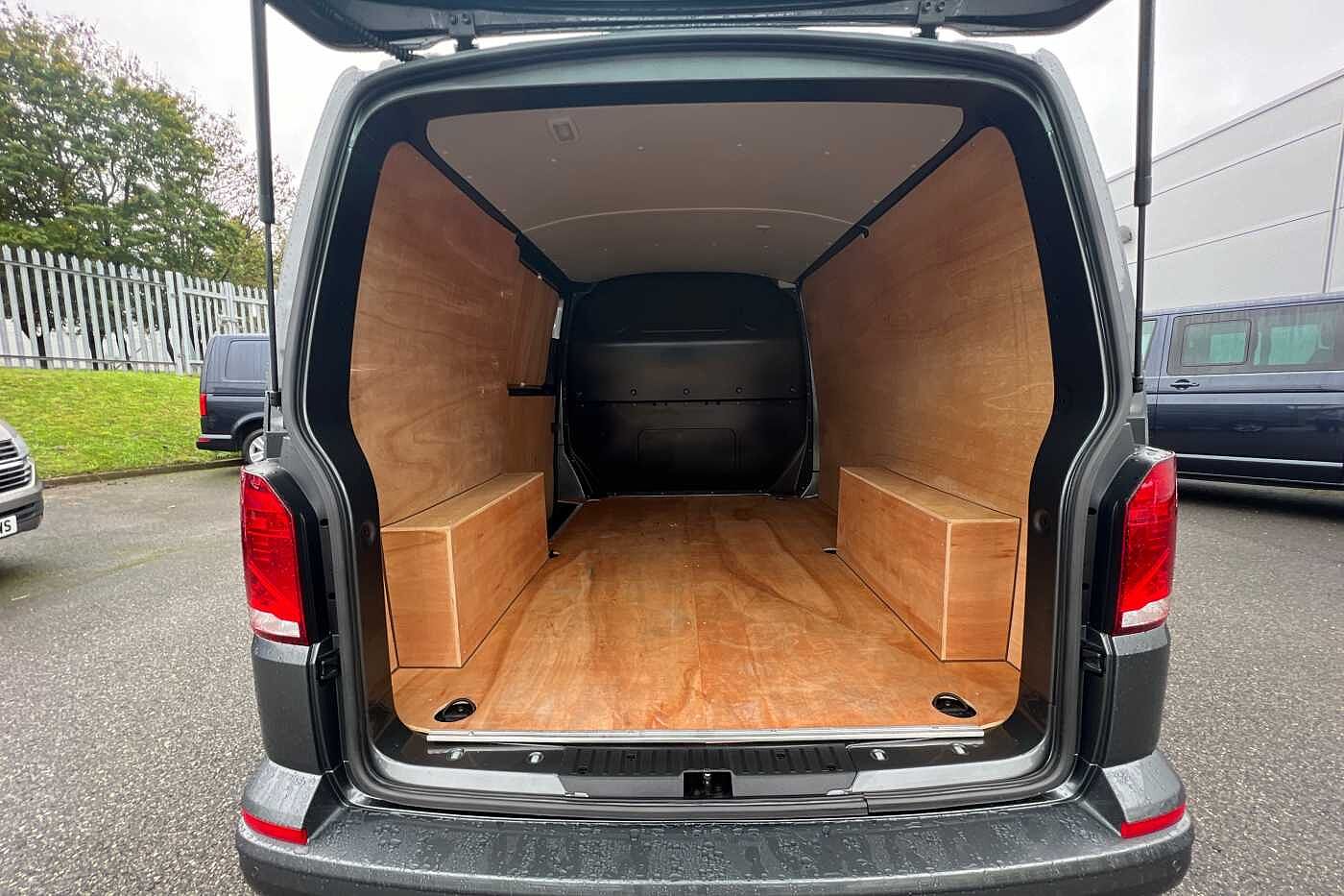 Volkswagen Transporter T32 Swb Diesel 2.0 BiTDI 204 Highline Van 4MOTION DSG