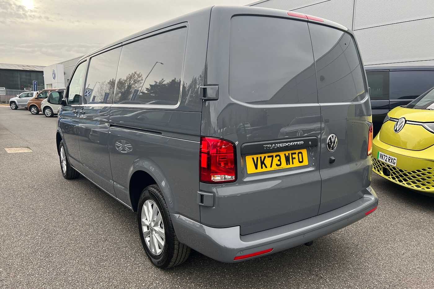 Volkswagen Transporter 2.0TDI (150PS)Eu6 T28 Highline LWB DSG