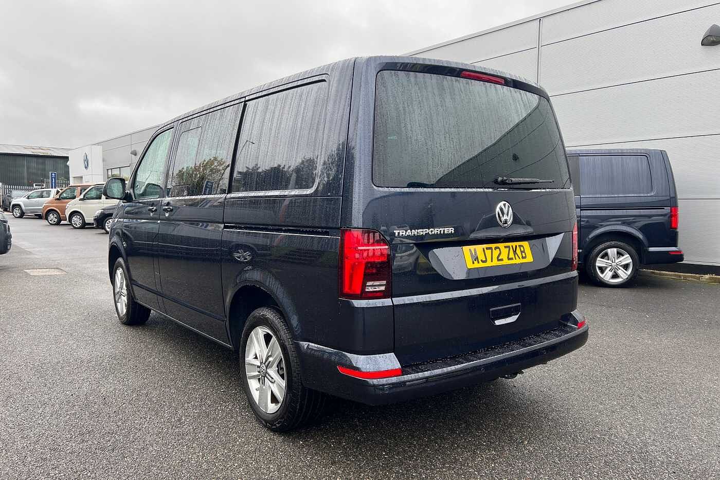 Volkswagen Transporter Kombi 2.0TDI 150 T32 Highline BMT SWB DSG ***Twin Doors, Nav & LEDS***