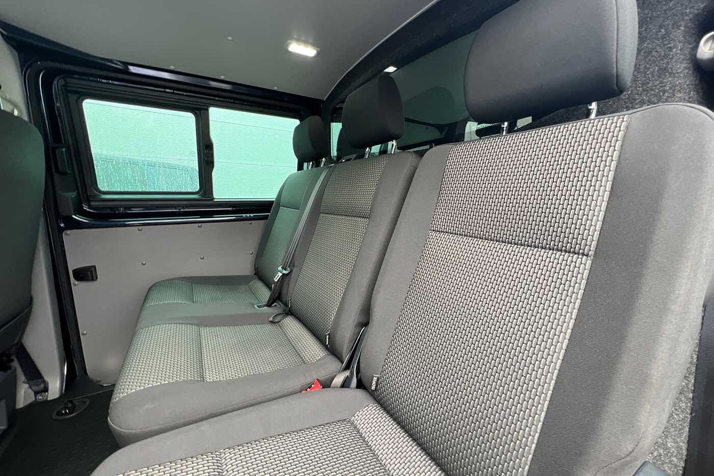 Volkswagen Transporter Kombi 2.0TDI 150 T32 Highline BMT SWB DSG ***Twin Doors, Nav & LEDS***