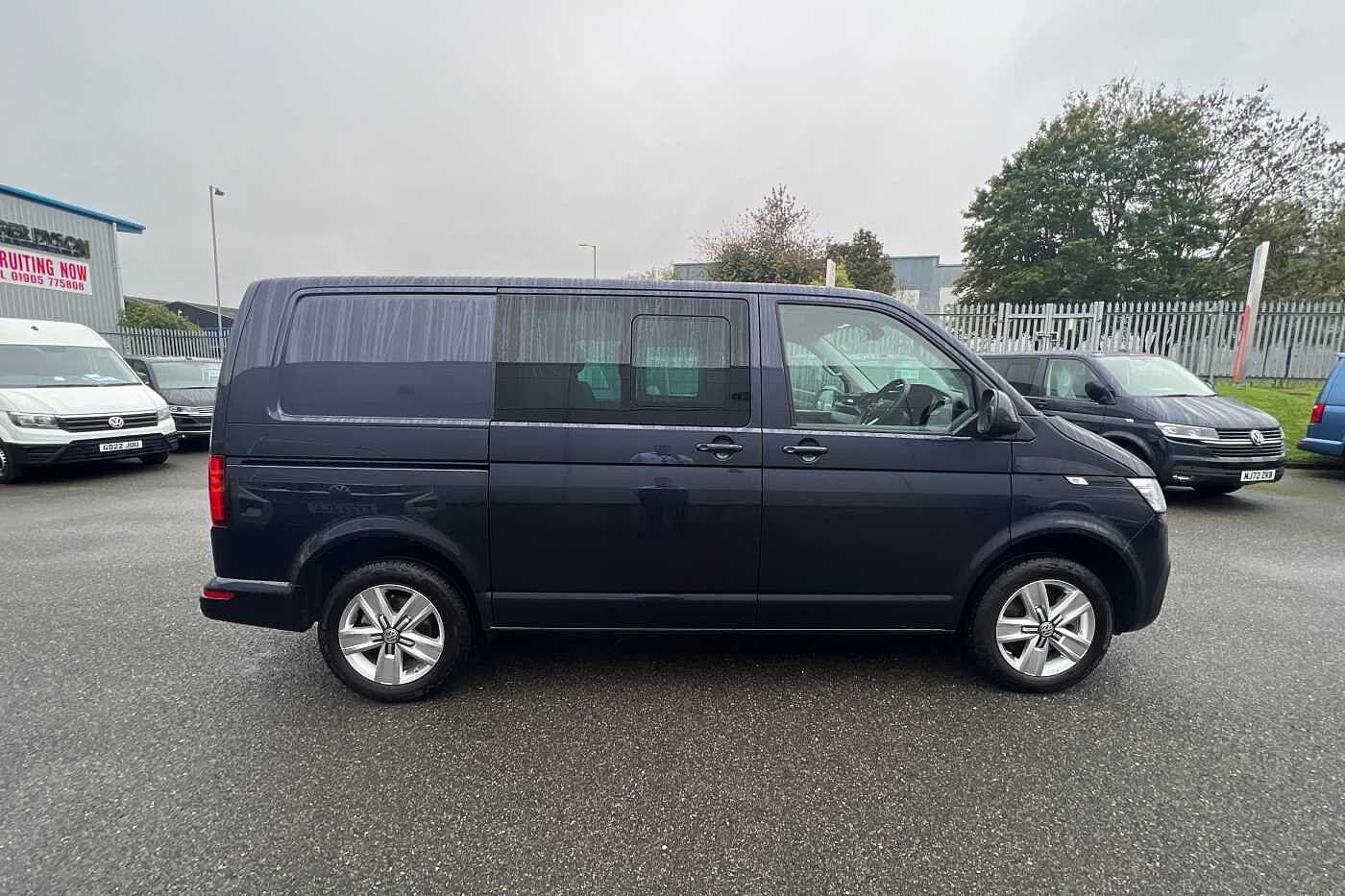 Volkswagen Transporter Kombi 2.0TDI 150 T32 Highline BMT SWB DSG ***Twin Doors, Nav & LEDS***