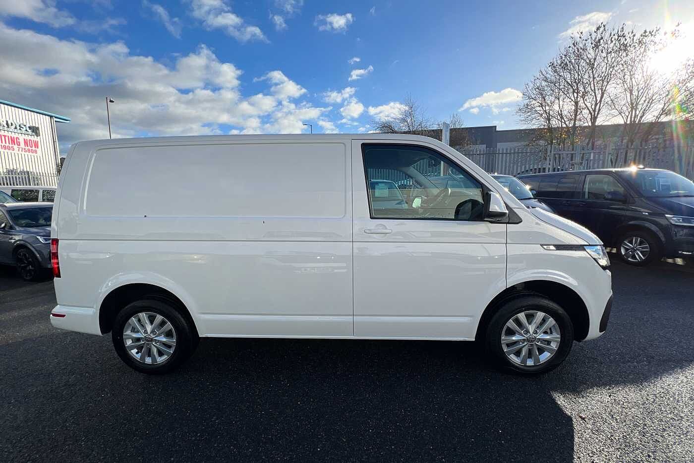 Volkswagen Transporter T28 Swb Diesel 2.0 TDI 110 Highline Van SWB ***Delivery Miles***