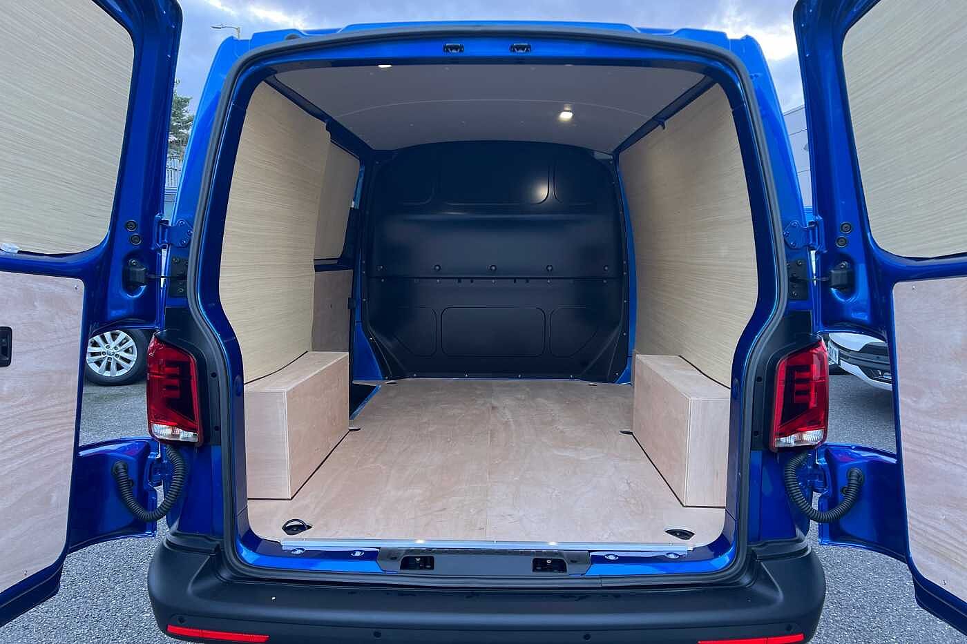 Volkswagen Transporter T28 Swb Diesel 2.0 TDI 110 Startline Van SWB ***Air Con, Sensors, Delivery Miles***