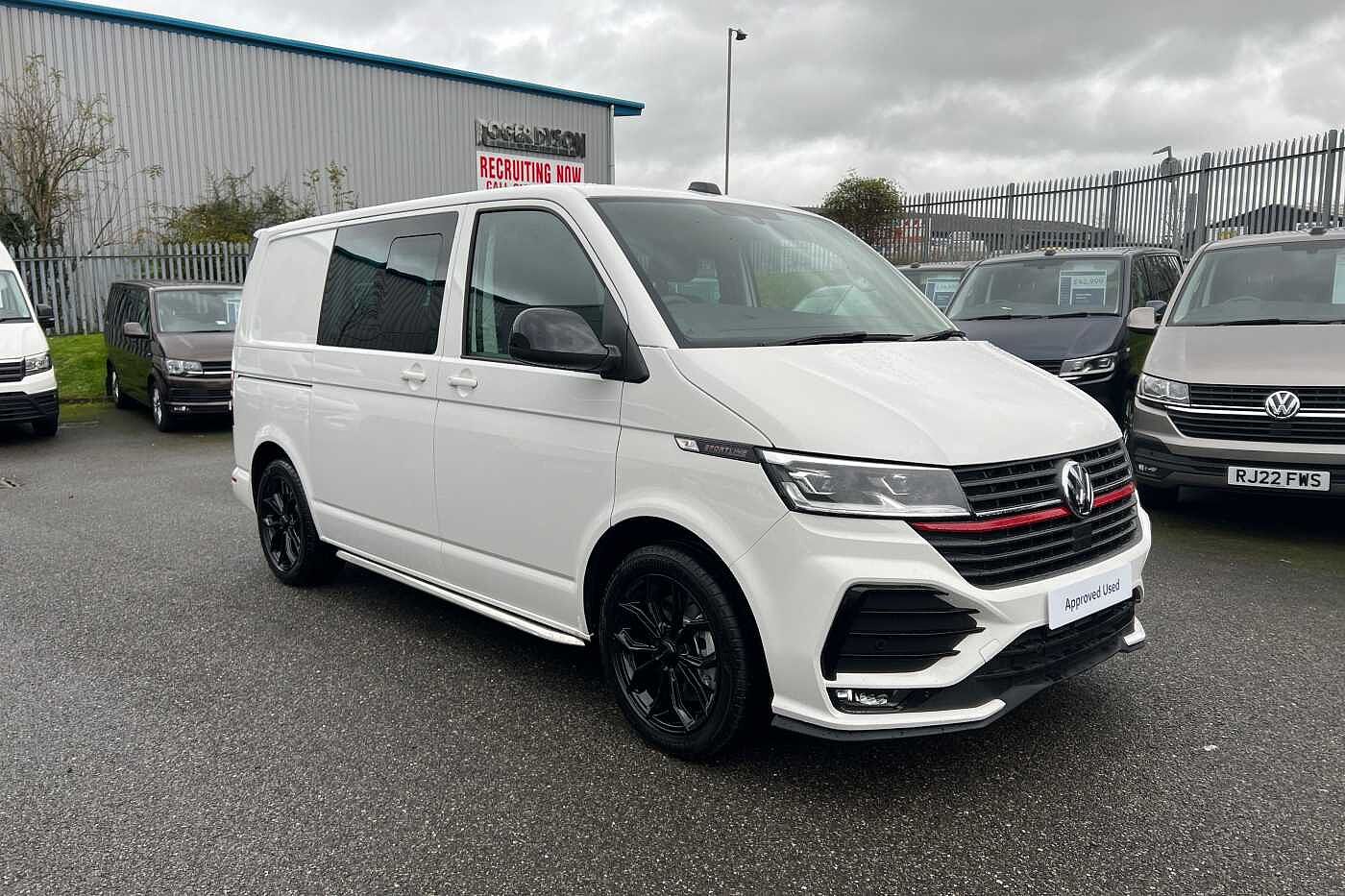 Volkswagen Transporter Sportline 20BiTDI T32BMT SWB Kombi DSG ***Delivery Miles***