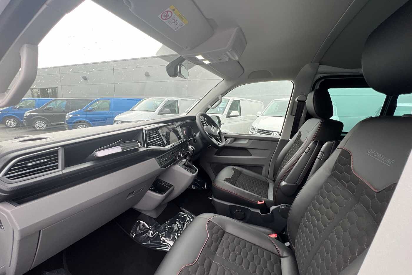 Volkswagen Transporter Sportline 20BiTDI T32BMT SWB Kombi DSG ***Delivery Miles***