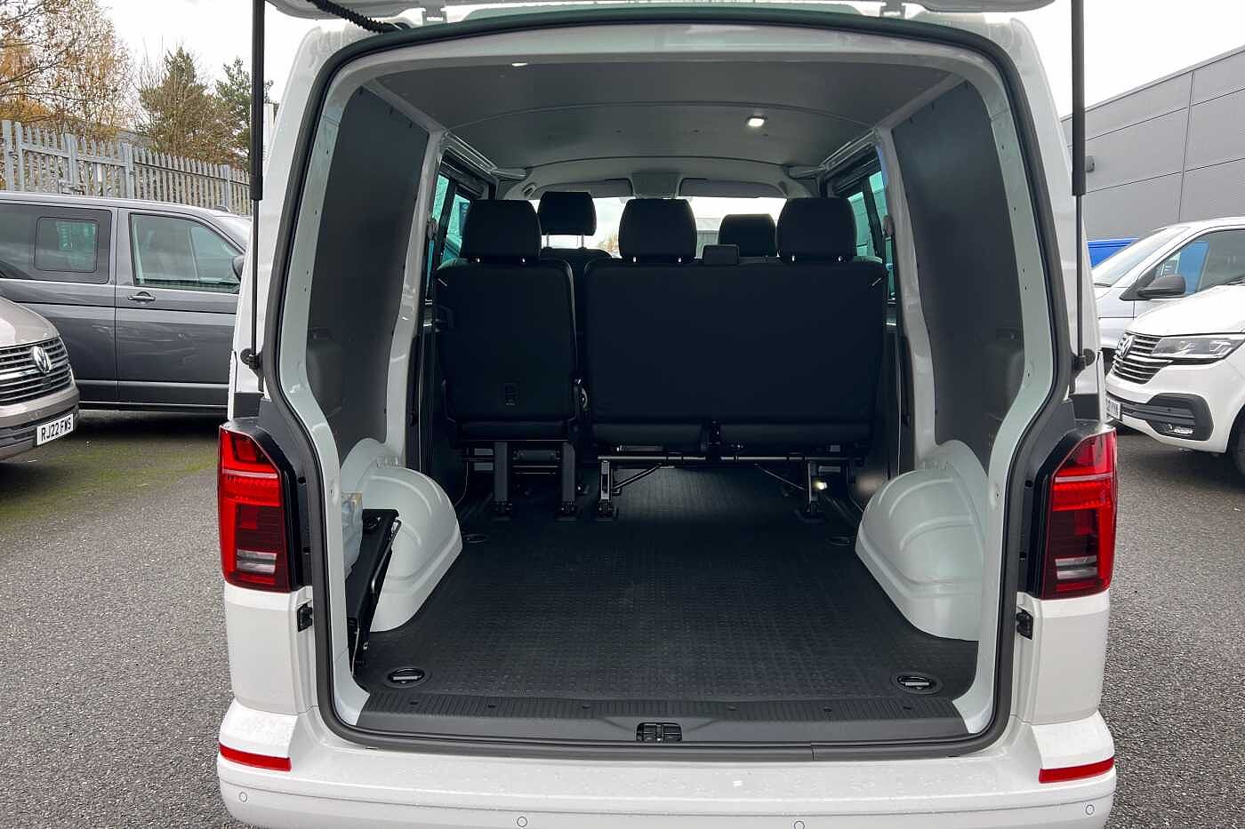 Volkswagen Transporter Sportline 20BiTDI T32BMT SWB Kombi DSG ***Delivery Miles***