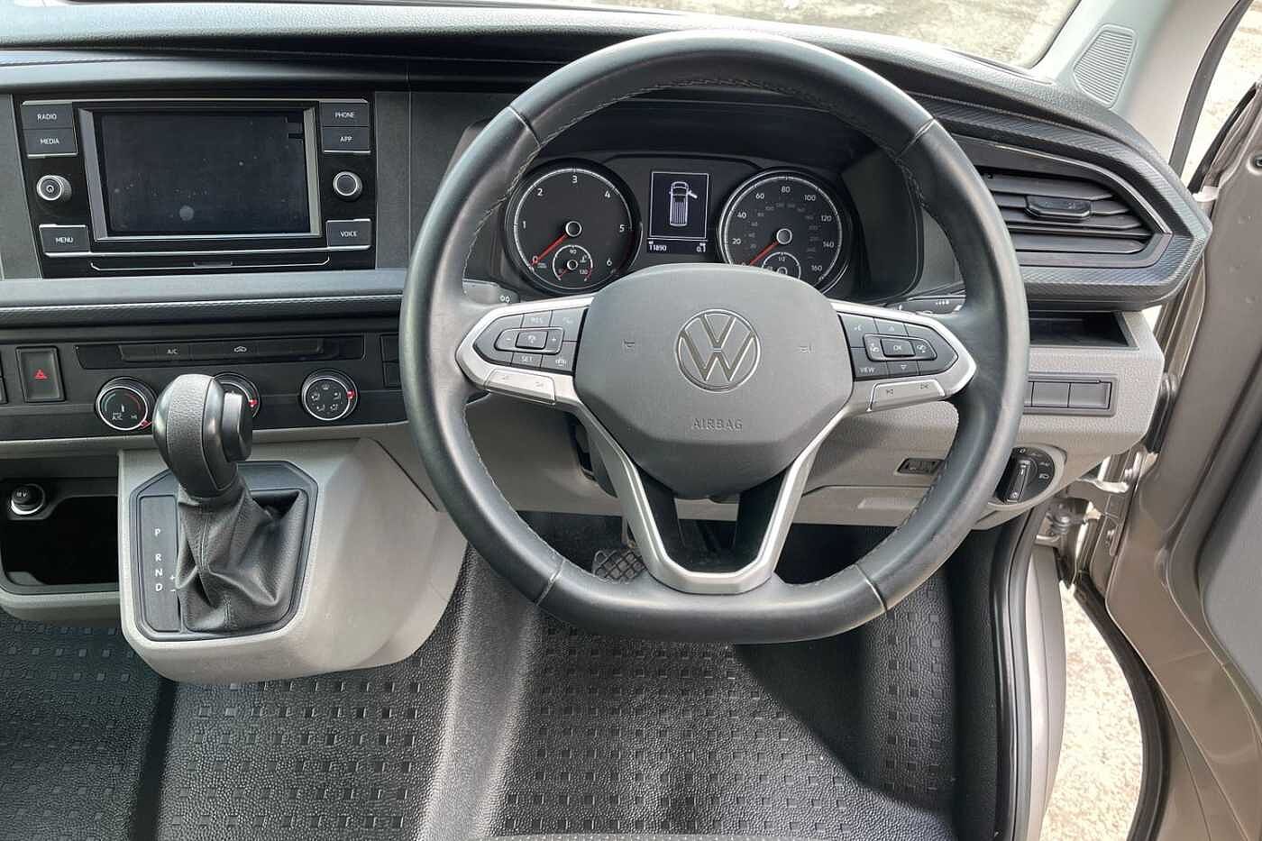 Volkswagen Transporter T30 Panel van Highline LWB 150 PS 2.0 TDI 7sp DSG