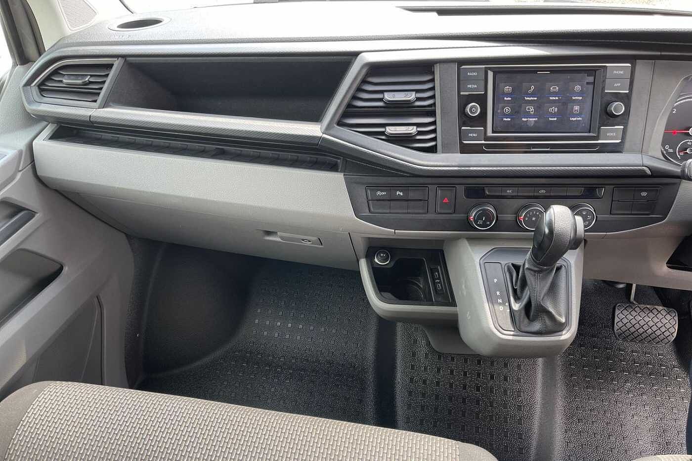 Volkswagen Transporter T30 Panel van Highline LWB 150 PS 2.0 TDI 7sp DSG