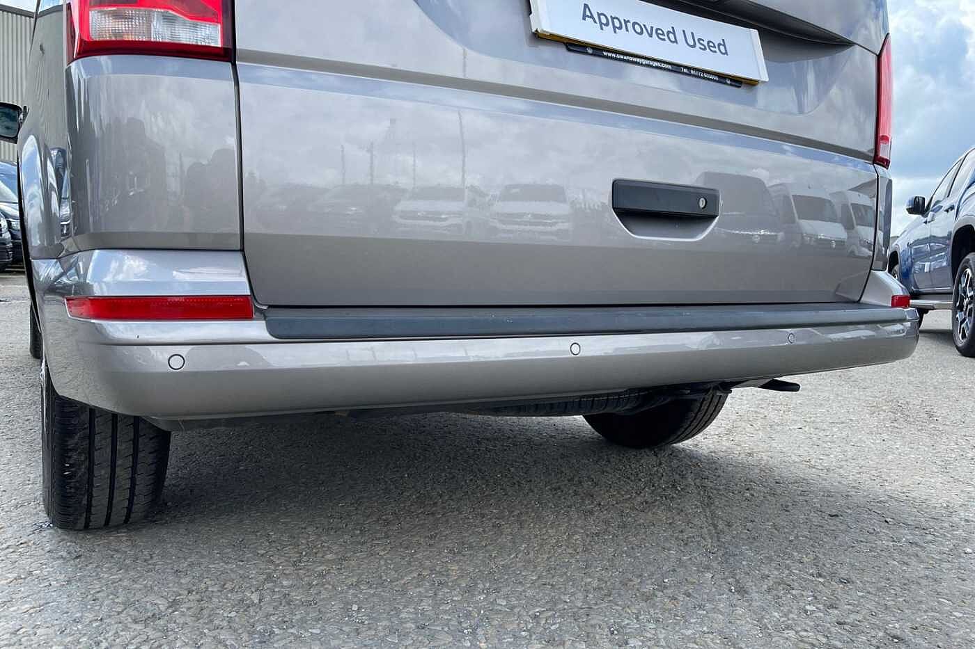 Volkswagen Transporter T30 Panel van Highline LWB 150 PS 2.0 TDI 7sp DSG