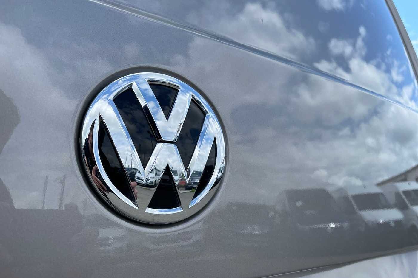 Volkswagen Transporter T30 Panel van Highline LWB 150 PS 2.0 TDI 7sp DSG