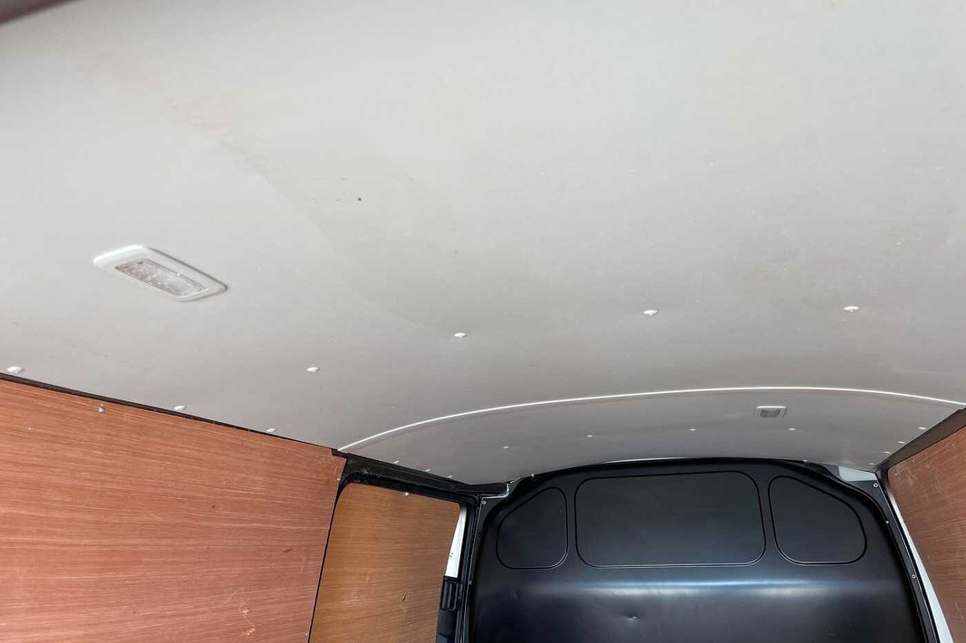 Volkswagen Transporter T30 Panel van Highline LWB 150 PS 2.0 TDI 7sp DSG