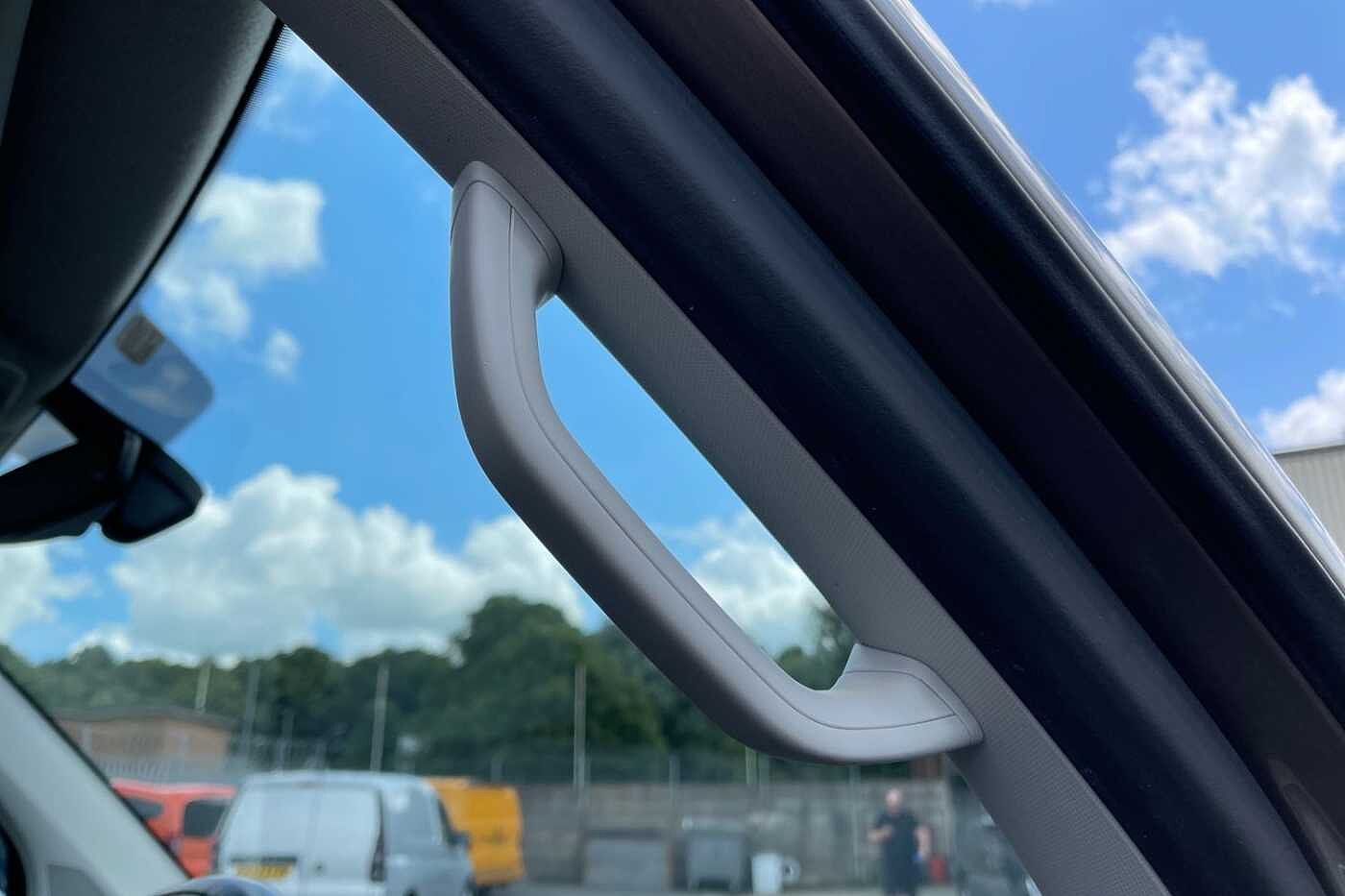Volkswagen Transporter T30 Panel van Highline LWB 150 PS 2.0 TDI 7sp DSG