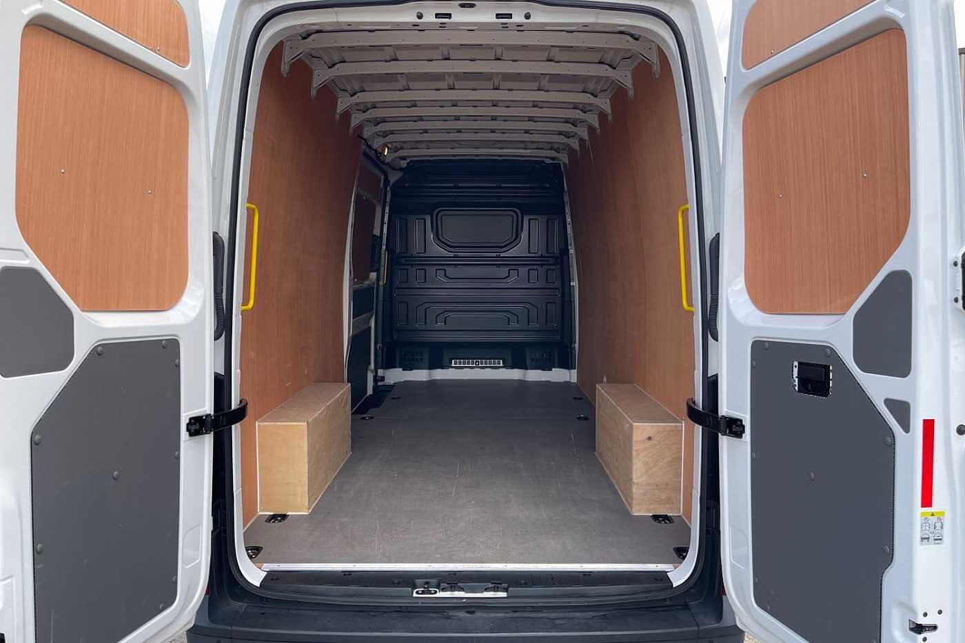 Volkswagen Crafter CR35 Panel van Trendline LWB 140 PS 2.0 TDI 6sp Manual FWD
